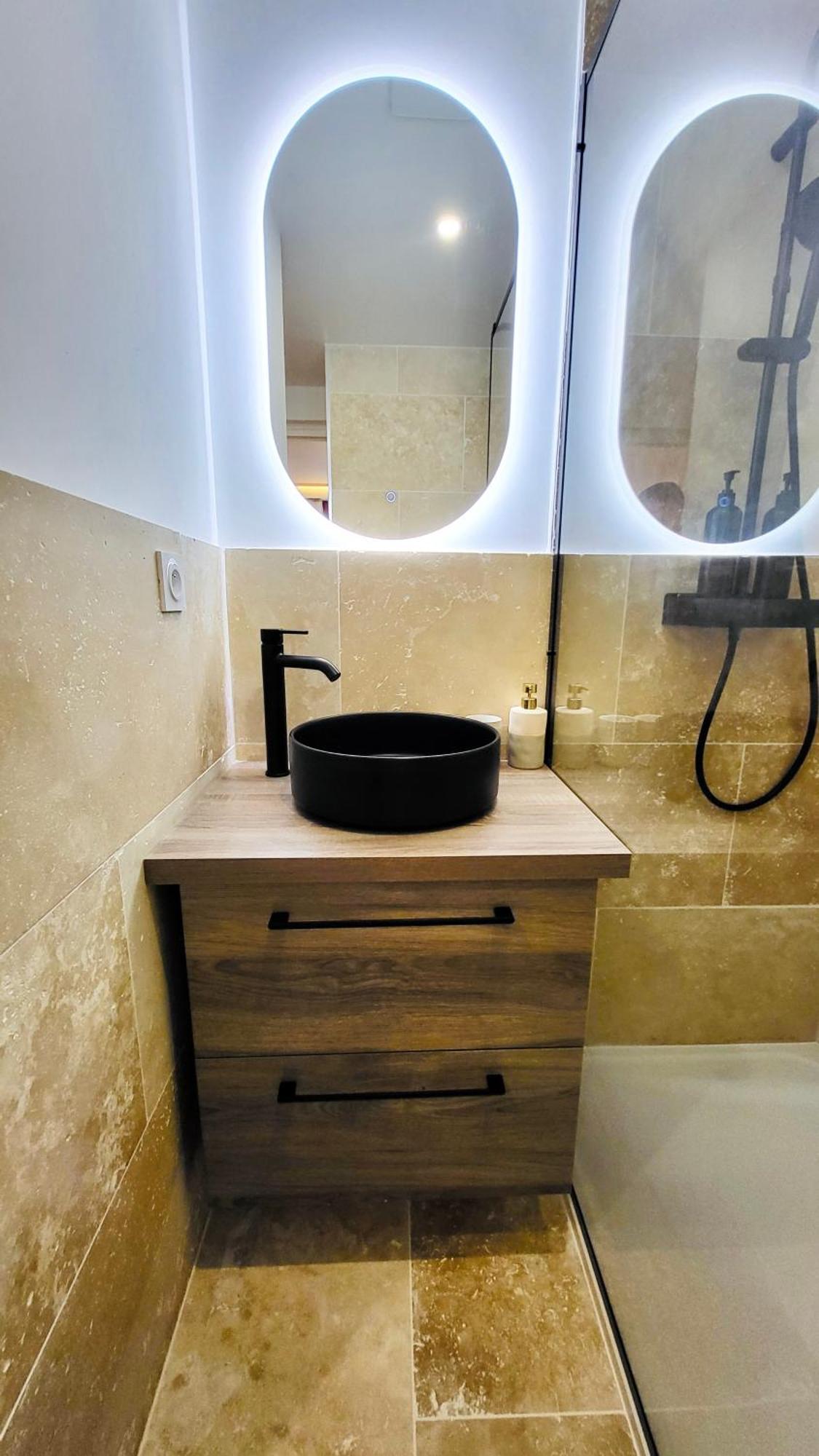 - La Suite Delos - Jacuzzi 2 Places - Centre Ville A Pied - Lit Queen Size - Parking Privee - Wifi - City Center Within Walking Distance - Quimper Exterior foto